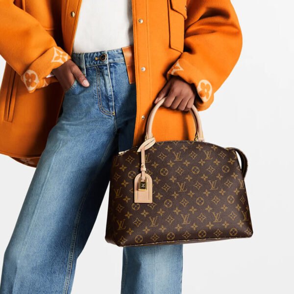 79C82480-2CEC-3D50-929A-81E3BD83DF94.jpg Louis Vuitton Grand Palais M45898