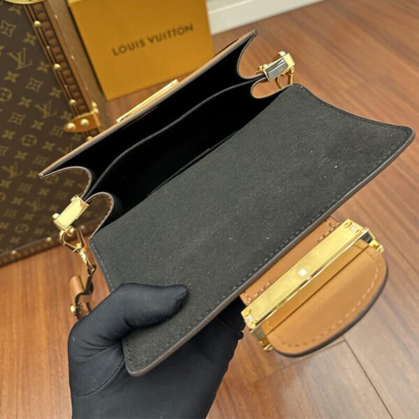 7A661909-9191-E506-D003-4DBA26047BD8.jpg Louis Vuitton M45959 Mini Dauphine