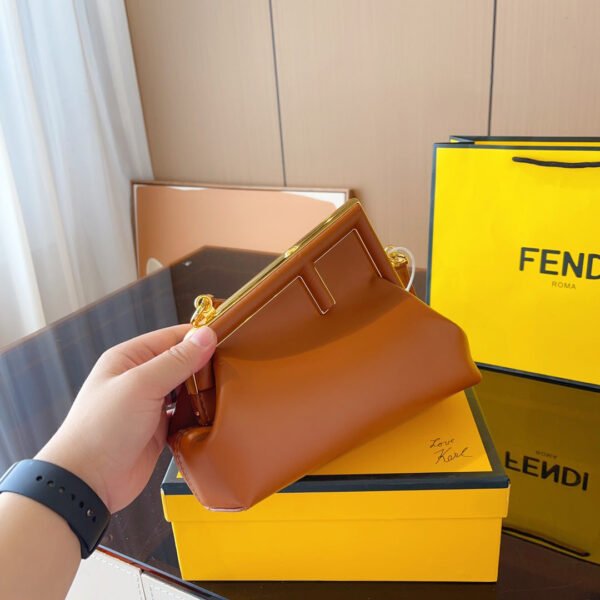 7B0ABEC8-1690-3620-A077-03B3DE0708F7.jpg Fendi First Midi - Silver