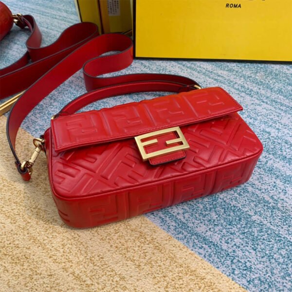 7BAB6A7D-432C-984D-DE0B-551E10BBEC07.jpg Fendi Baguette