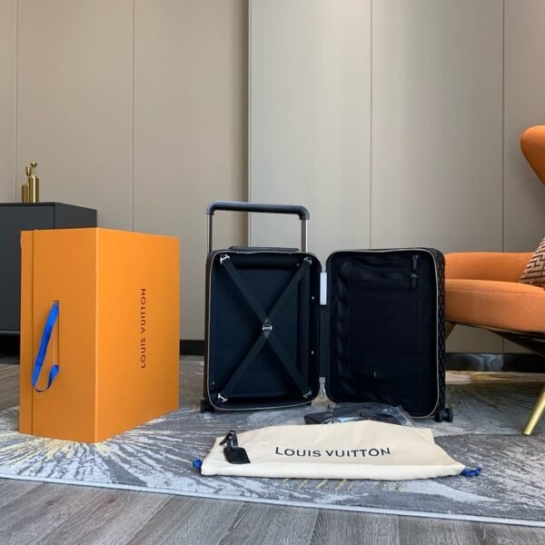 7BC4D749-5F24-05B1-B65D-D91AFAA8D031.jpg Louis Vuitton M23002 Horizon 55