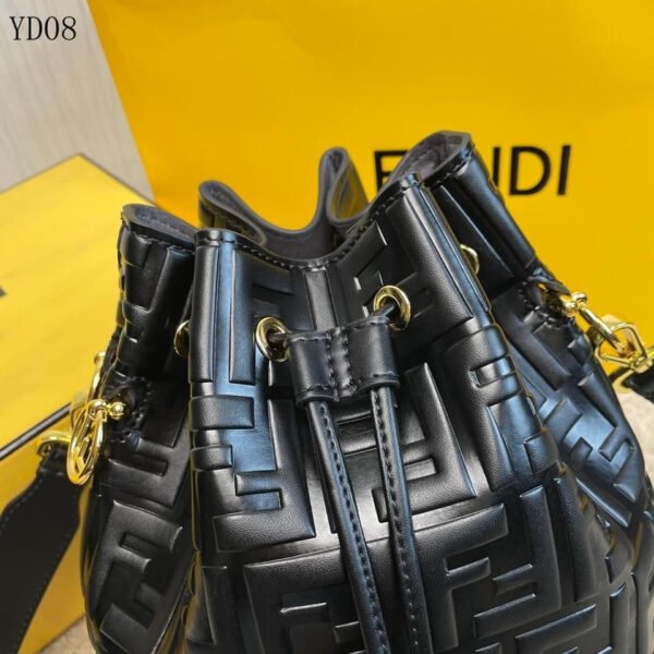 7BF09238-EA18-75A2-97BD-C0E6118C5711.jpg Fendi Mon Tresor Bag