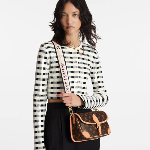 7C41BD0A-77A4-AC61-4A5A-14D8C33C89B4.jpg Louis Vuitton Diane M45985