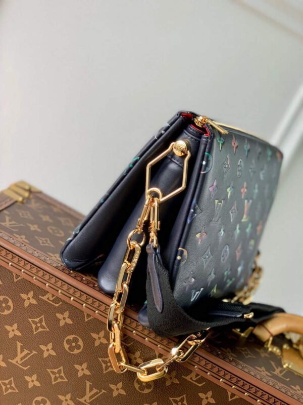 7C5B95BF-B065-0E81-50F1-0F2B7119191C.jpg Louis Vuitton Coussin PM M21353