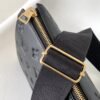 Louis Vuitton M21260 Coussin PM