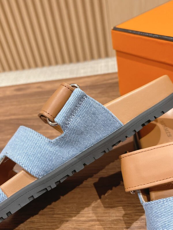 7D40385C-0466-4EB6-A2C6-BDAD021C22B2.jpg Hermes Unisex Chypre Sandal