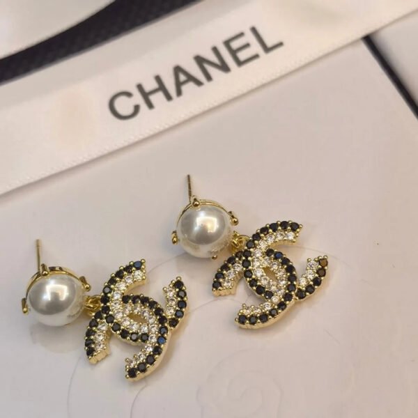 7E19CD69-1B00-BD0E-6DFE-FC57C7E6A9C0.jpg cc Earrings