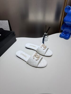 7E95B50E-9EF7-ECEF-371F-A17719925743.jpg Chanel Women's Logo 25ss CC Sandal