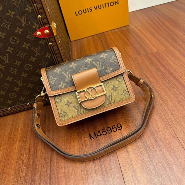 7EF8A4FF-F0BA-765D-FED6-254A107BD32D.jpg Louis Vuitton M45959 Mini Dauphine