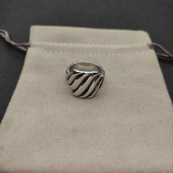 7F261660-404D-DE1B-8B9C-1767B0706606.jpg Sculpted Cable Ring Sterling Silver, 17mm - US 6