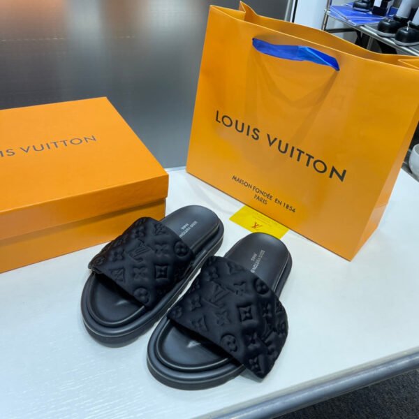 Louis Vuitton Unisex Pool Pillow Comfort Sandal