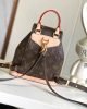 805C23FF-9FAA-3CD1-5112-55784E390728.jpg Louis Vuitton Montsouris Mini M11199