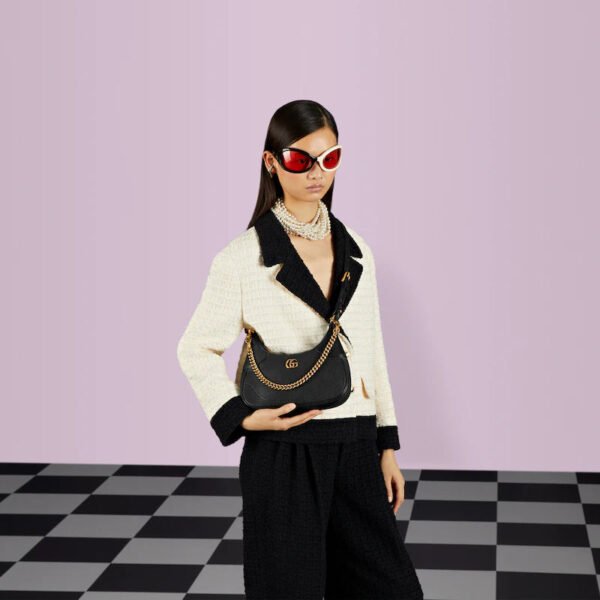 8225E723-1ECD-F0AD-612B-C7C34951DA05.jpg APHRODITE SMALL SHOULDER BAG