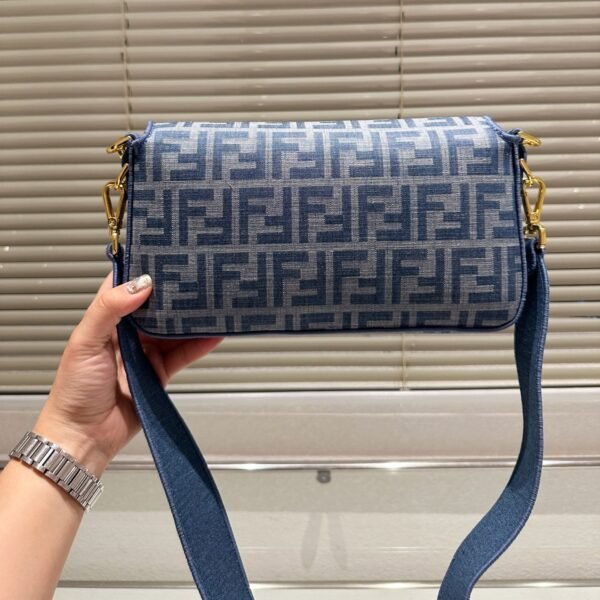 Fendi Baguette Medium