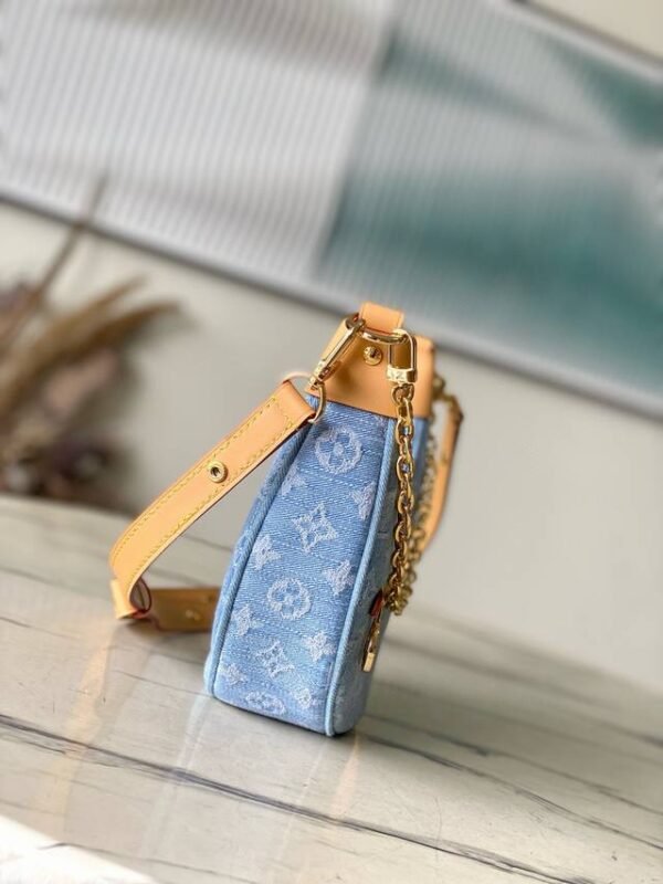 8327DE29-DCD8-D53D-3C70-F5A0D49AE048.jpg Louis Vuitton M24846 Loop