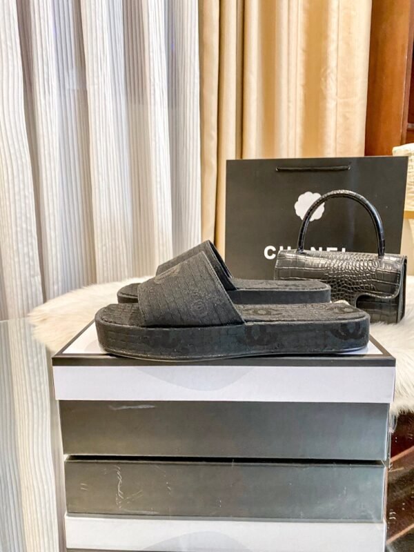 Chanel Women's Logo 25ss CC Sandal