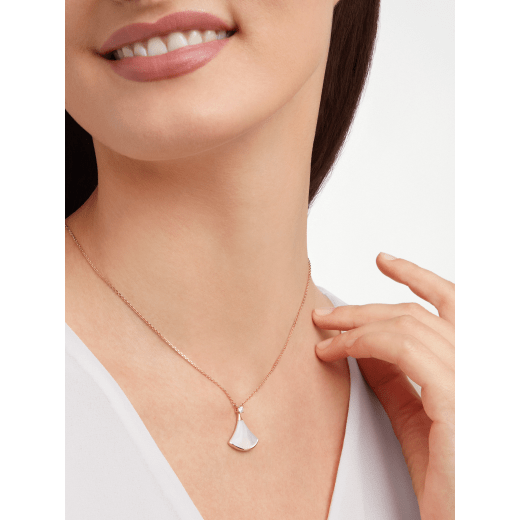 DIVAS DREAM NECKLACE