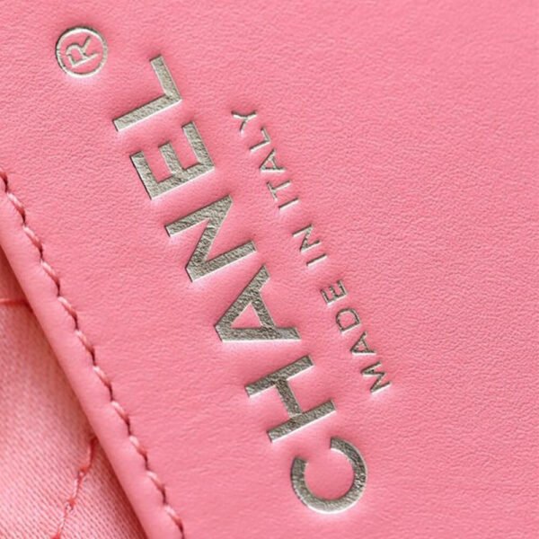 CHANEL 22 MINI HANDBAG AS3980