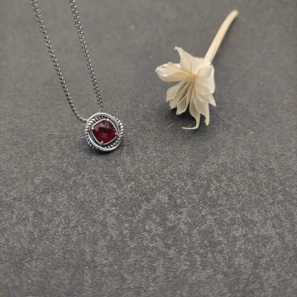 Petite Chatelaine&reg; Necklace Sterling Silver with Rhodolite, 10mm