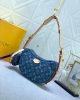 8878C56B-E440-B1EA-DCC6-D038C73DEF2E.jpg Louis Vuitton Croissant MM M46856