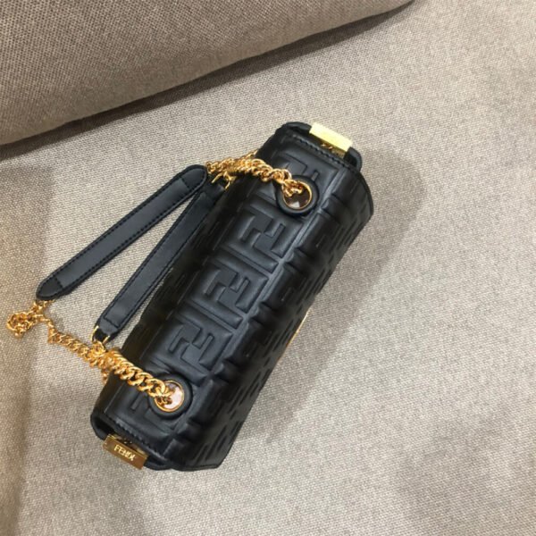 890148D2-92B2-6006-7C84-5EE6DF2AD55A.jpg Fendi Baguette Chain Midi