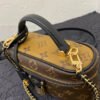8B56F6B9-0BC4-2620-A6B2-0C60A4EA185F.jpg Louis Vuitton Vanity Chain Pouch M47125