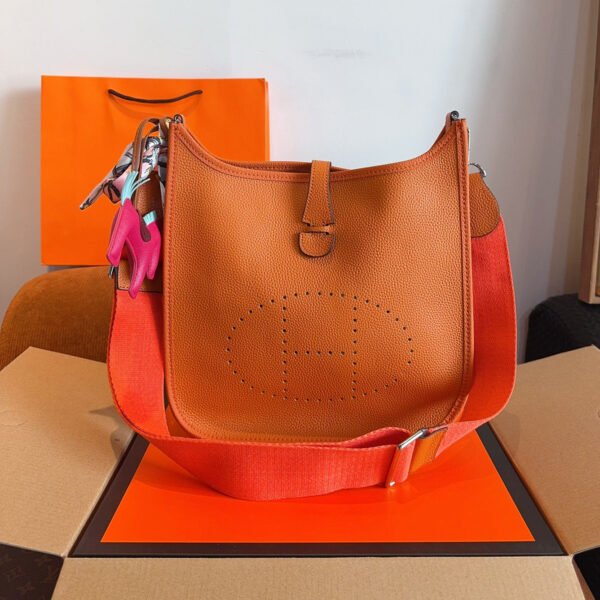 8B896CEB-0058-839B-34AE-4E7D8799239C.jpg Evelyne PM bag - Khaki