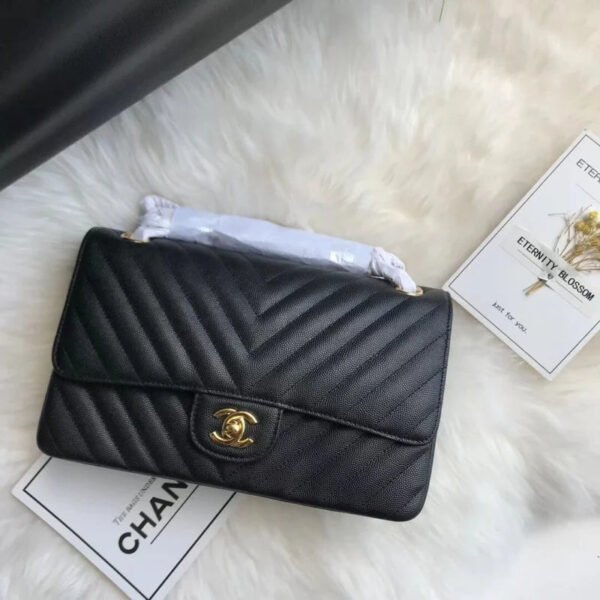 8BF25A56-E873-80CF-8D21-047B990346A8.jpg Chanel Chevron Caviar Calfskin Class-Flap Bag A01112 Black