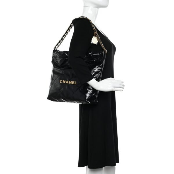 Glazed Calfskin Quilted Small Chanel 22 Black