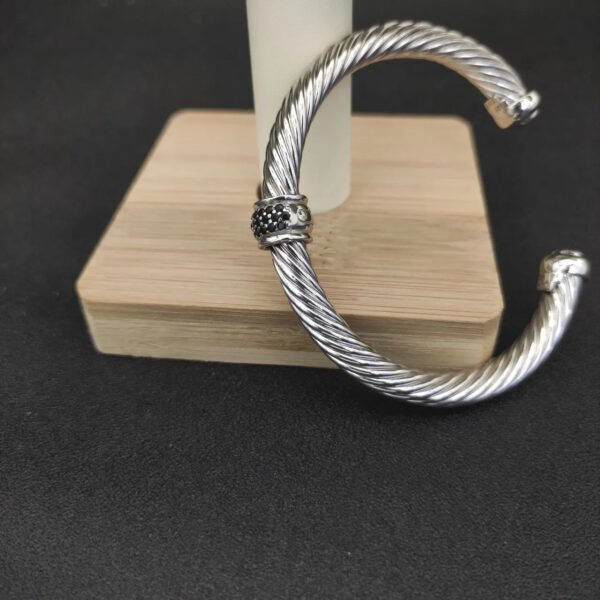 8DE82F49-5DDE-9EB0-020C-E3CE096F9A51.jpg Classic Cable Station Bracelet Sterling Silver with Pave Diamonds, 7mm