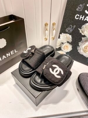 8E5E8B3F-52D6-AB97-F4DB-B9D8F5283DA0.jpg Chanel Women's Logo 25ss CC Sandal