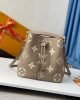 8F0FC9D8-89F7-C385-90E9-3D24336A027B.jpg Louis Vuitton M45555 NéoNoé MM