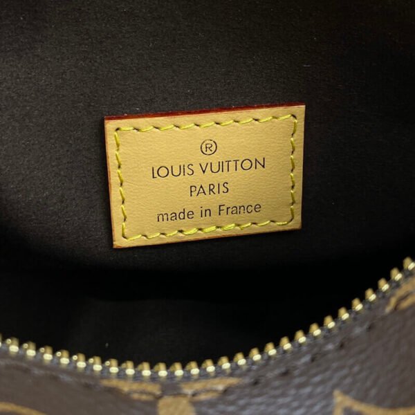 8FB287D0-02F0-E048-545E-3F8CCC2F0363.jpg Louis Vuitton M46358 Side Trunk MM