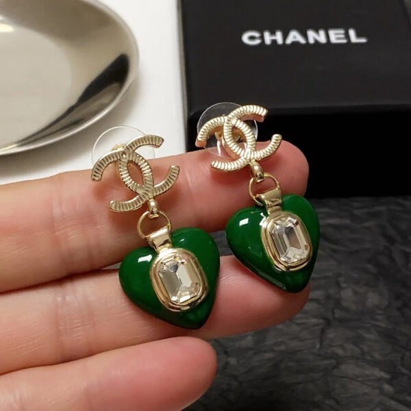8FE64C54-1FF4-0F19-0147-054650A7E673.jpg cc Earrings