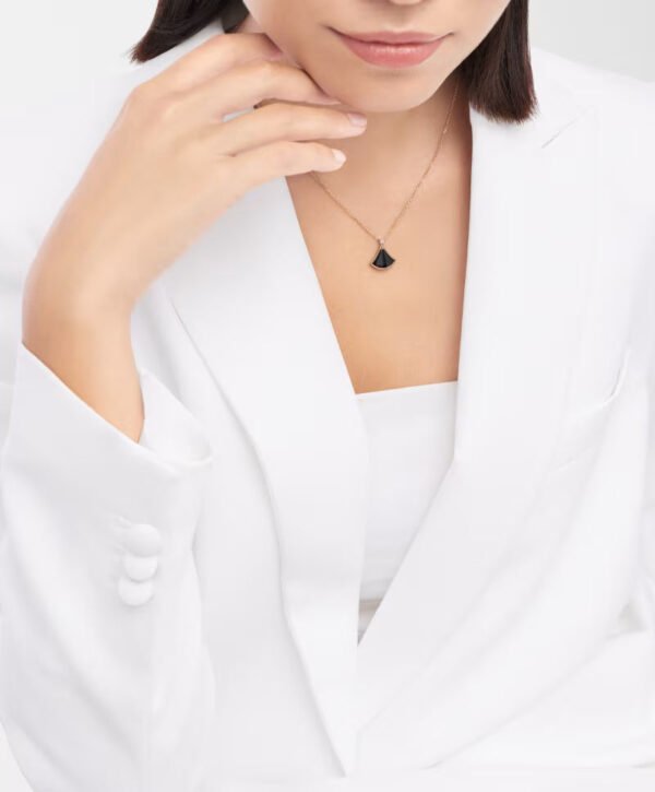 DIVAS DREAM NECKLACE