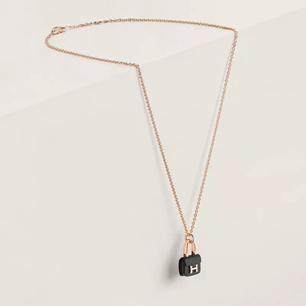 Amulettes Constance pendant