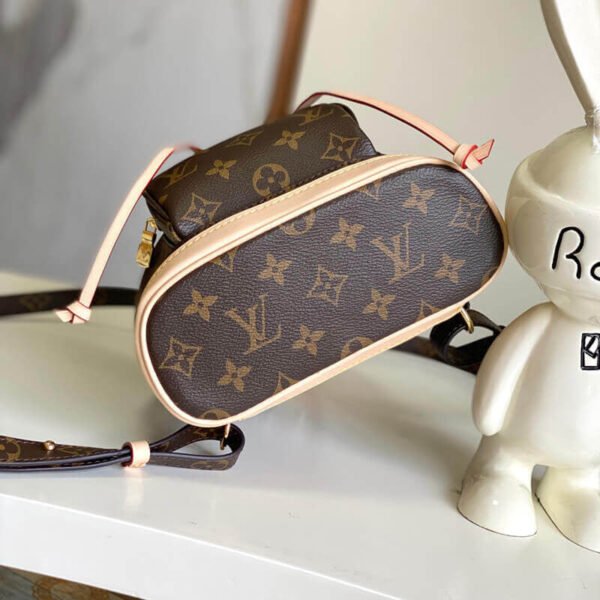 93B4962E-C44E-A0D4-955B-CCE27725BB1E.jpg Louis Vuitton Montsouris Mini M11199
