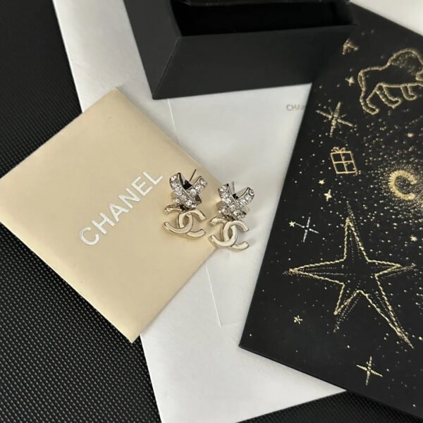 940569C9-85CE-298E-2D3F-C4AFE72F8F95.jpg CC Earrings 0021