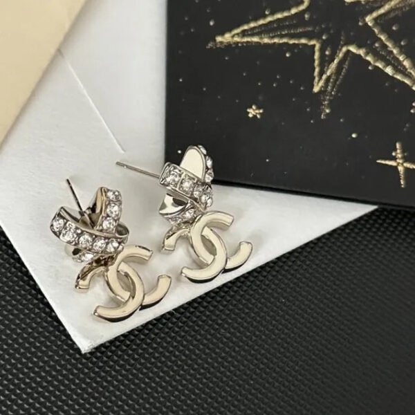 948CA900-281C-FA30-8949-55EC3C6D15FA.jpg CC Earrings 0021