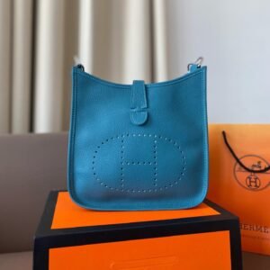 9599033E-131B-7342-DED7-8EC40353C158.jpg Evelyne 25 bag