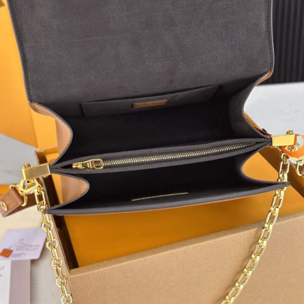 996FEC10-C814-DB06-586A-26333AE66E62.jpg Louis Vuitton M45958 Dauphine MM