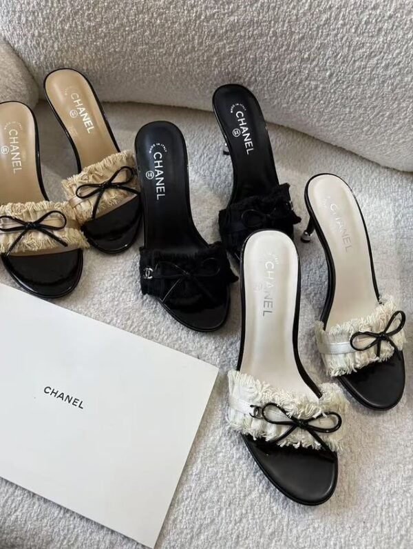 Chanel Off-white Ruffled Fabric CC Bow Slide Sandals