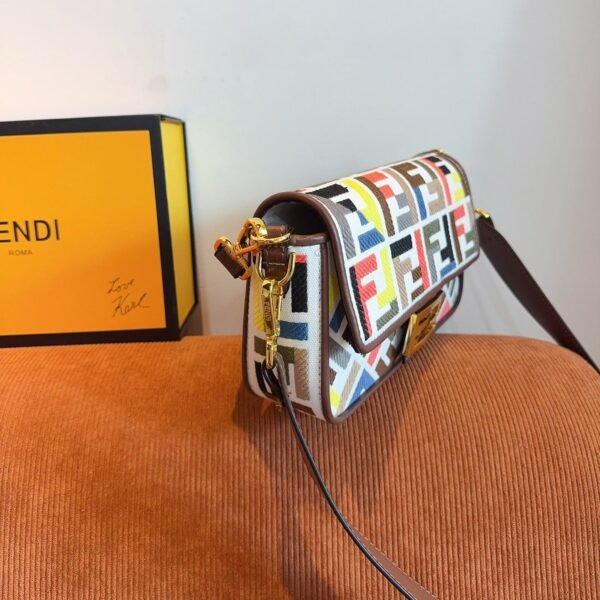 Fendi Baguette Medium