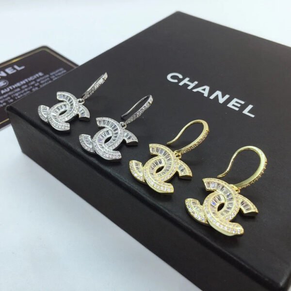 9AD8B1A2-06FD-E197-A600-220505850904.jpg cc Earrings