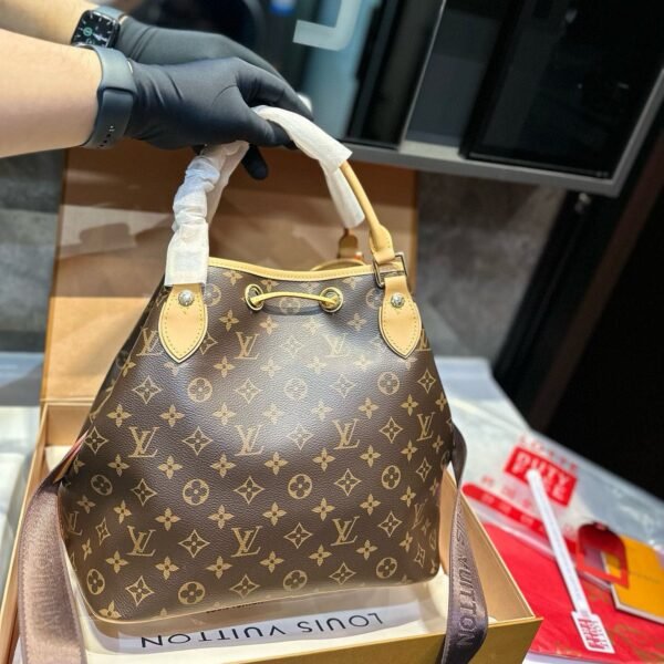 9ADB053D-B43E-B05C-9D22-A5815EB2A4D6.jpg Monogram Neo Bucket Bag
