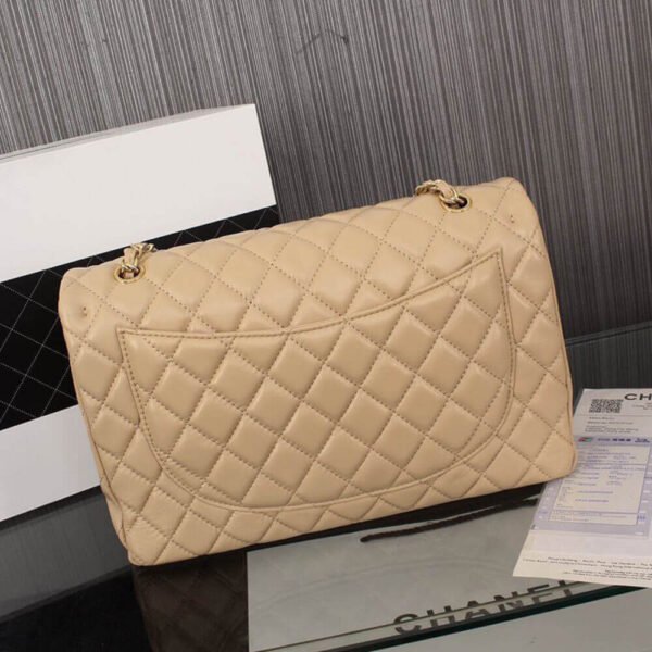 9BF74520-5CA2-F8B0-33B2-5705C19FB987.jpg CHANEL Classic Maxi Handbag