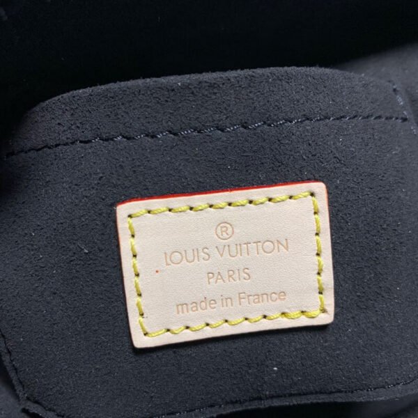 9CB5E43B-11D7-AB41-8093-F9DB74E655F6.jpg Louis Vuitton Duffle Bag M43587