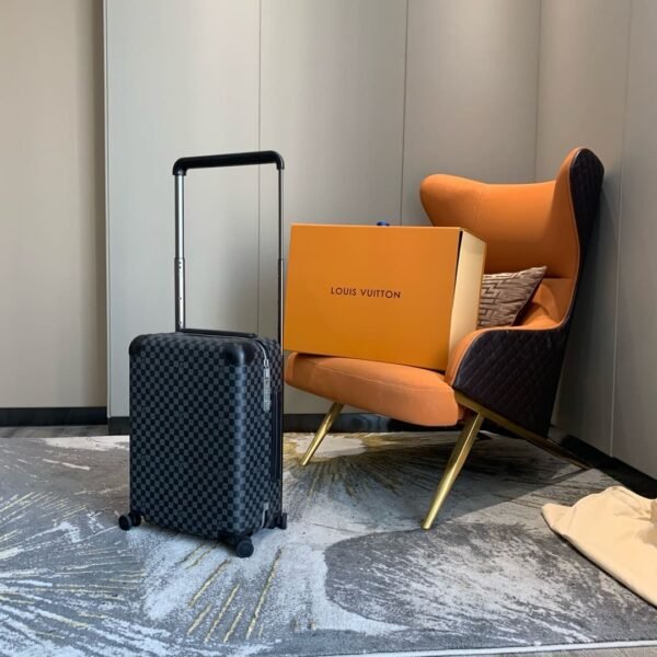 9DBE25E4-4A78-6119-4EE2-46F21F942056.jpg Louis Vuitton N23209 Horizon 55