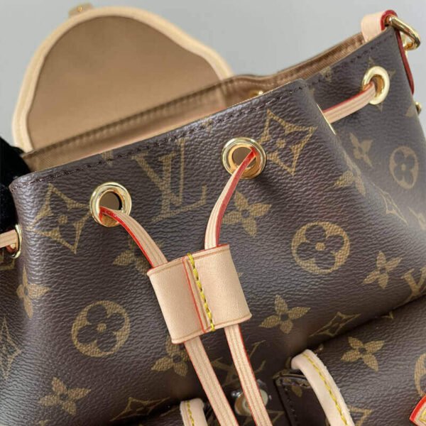 9E2A18B0-0F00-B106-AB8D-BF511A5F7DD9.jpg Louis Vuitton Excursion PM M46932