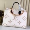 9EA89D71-7316-E05E-6986-ABBC91FD54B6.jpg Louis Vuitton OnTheGo MM M46912